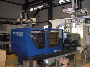 130t射出成形機導入 130t射出成形機導入